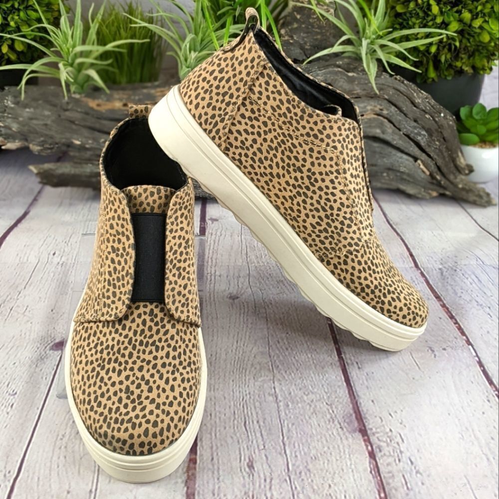 Universal Thread Lilian Microsuede Leopard Print Slip On
